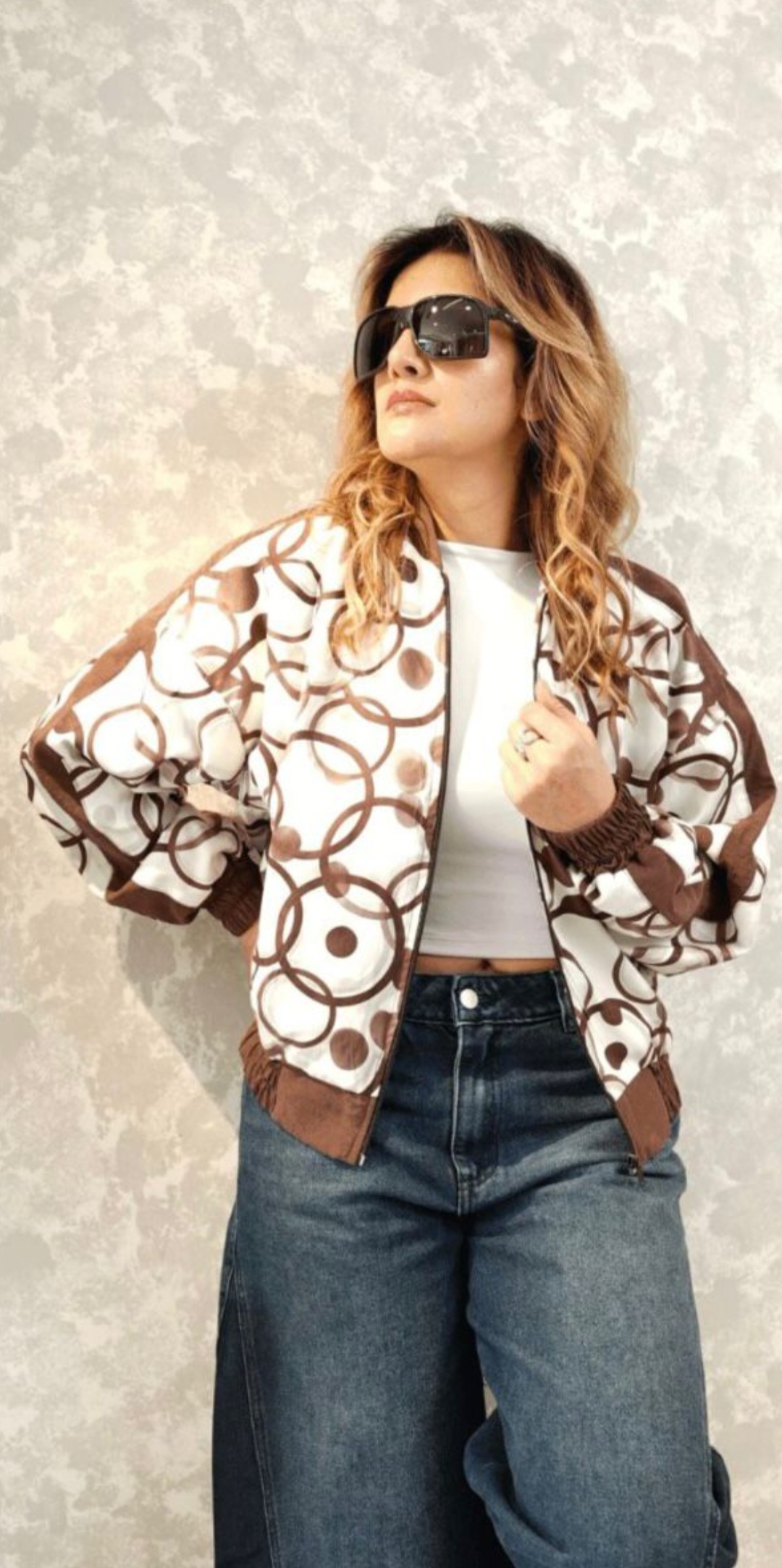 Chaqueta Louisiana, microfibra gamuzada, estampado café, talla única, $160